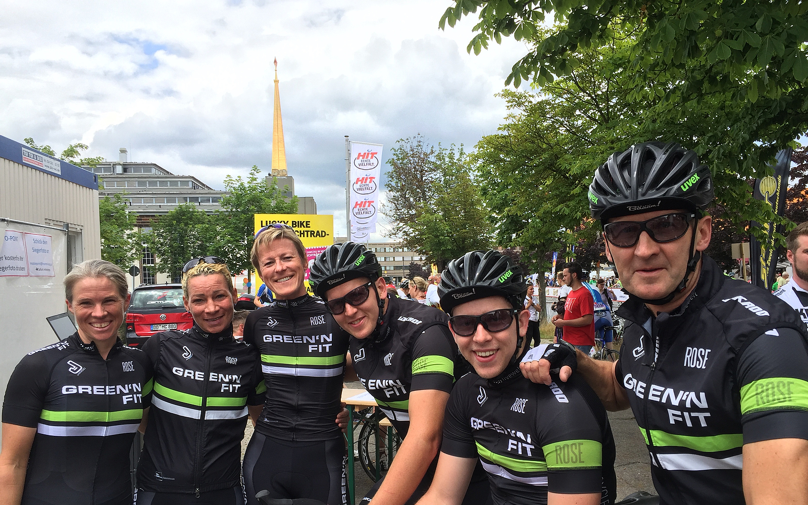 Podium und Pokal für das Team in Leipzig / Manuela Freund bleibt im Gelben Trikot