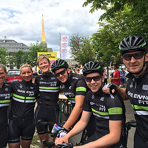 Podium und Pokal für das Team in Leipzig / Manuela Freund bleibt im Gelben Trikot