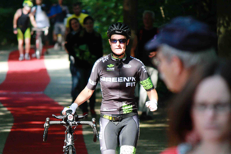 Marion Wittler siegt beim Double Ultra Triathlon in Emsdetten